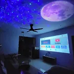 Experience Movie Under The Stars Galaxy - Studio Suites - 15 Mins To Ciq